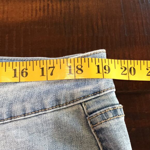 Lane Bryant Size 16 Signature Fit Mid Rise Embroidered Boyfriend Midi Short NICE - Picture 9 of 11